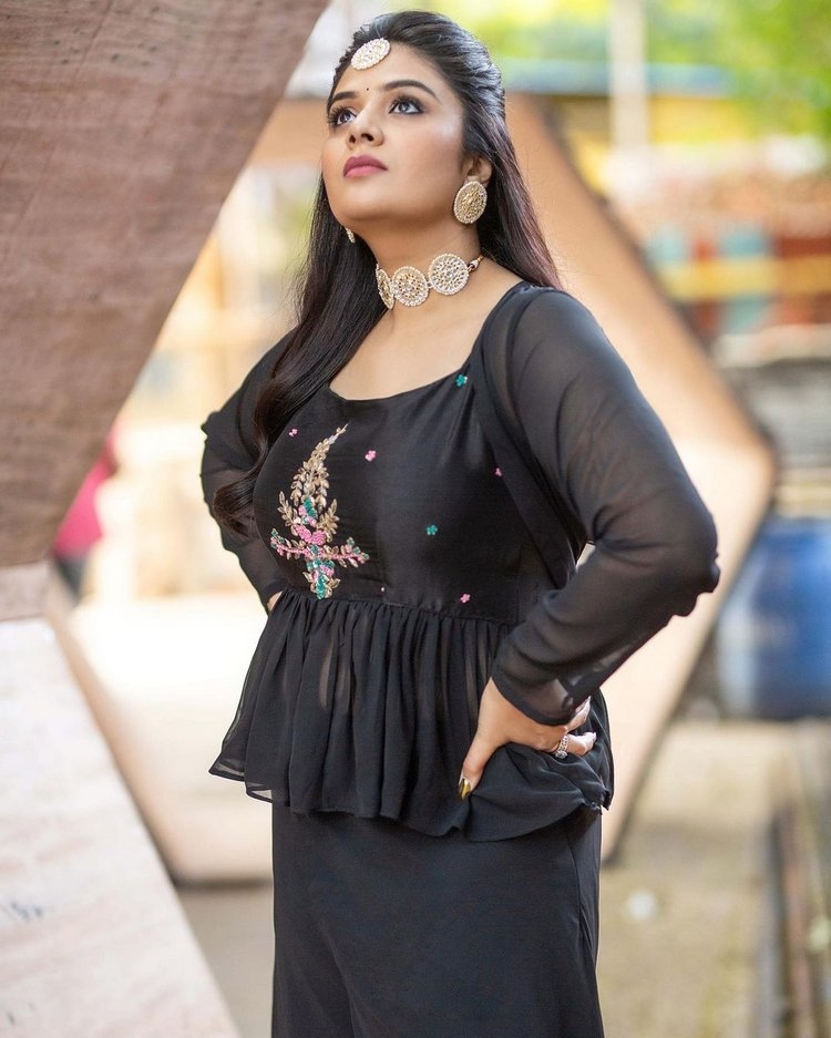 Sreemukhi Amazing Photos In Black Dress