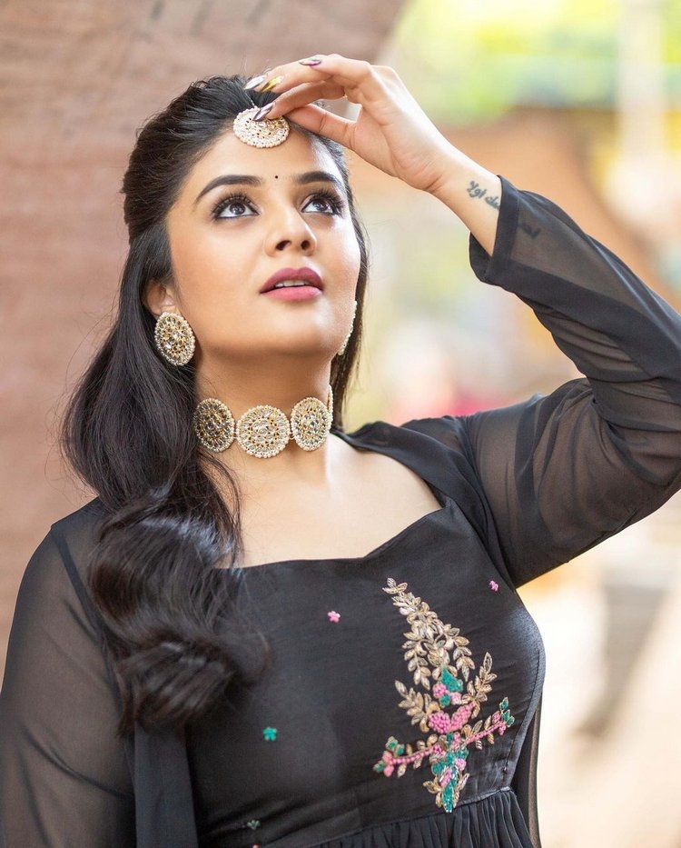 Sreemukhi Amazing Photos In Black Dress