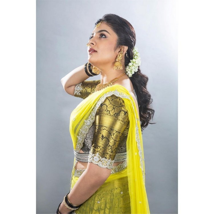 Sreemukhi Images In Half Saree