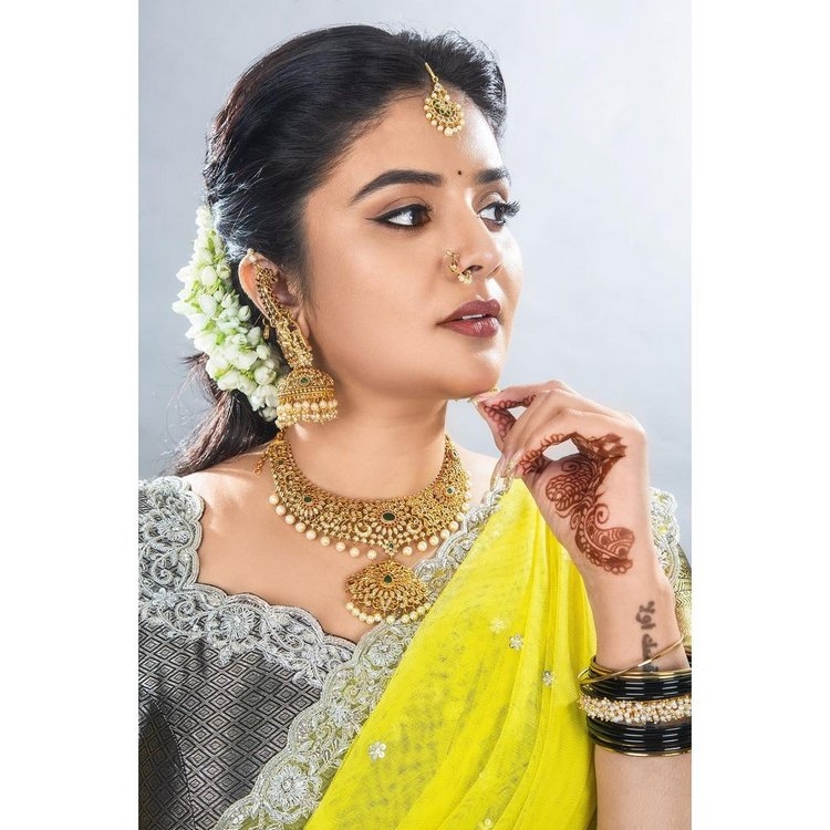 Sreemukhi Images In Half Saree