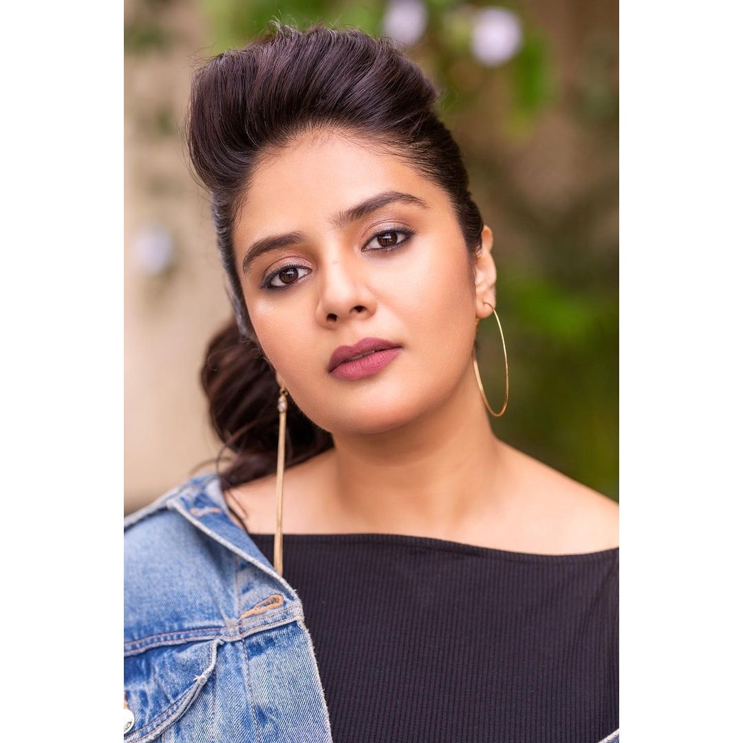 Sreemukhi Latest Photos In Sixth Sense Show