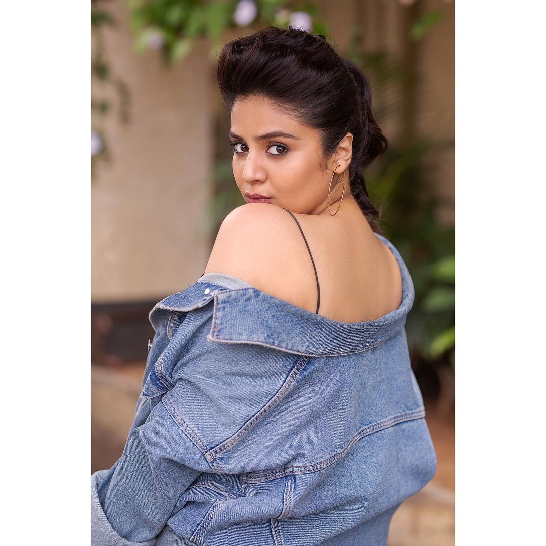 Sreemukhi Latest Photos In Sixth Sense Show