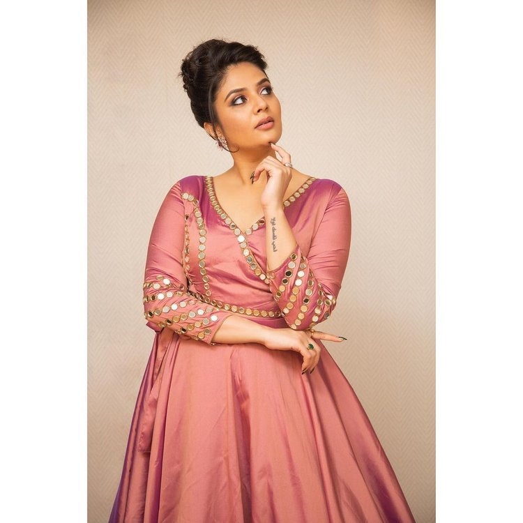 Sreemukhi latest Photos Shoot