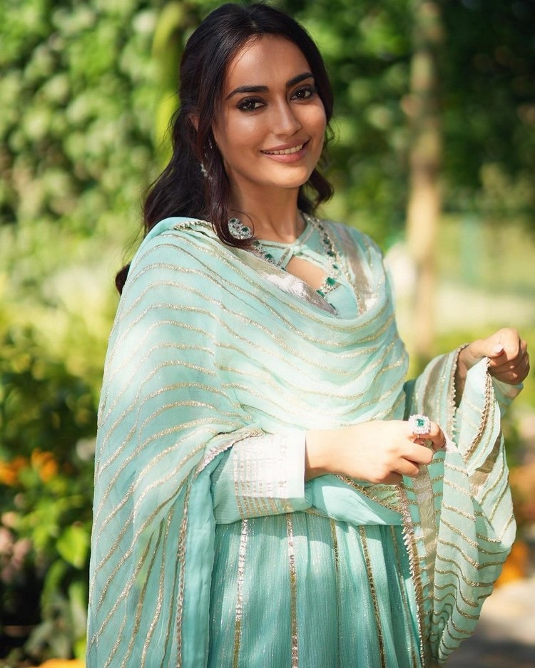 Surbhi Jyoti New Photos In Insta