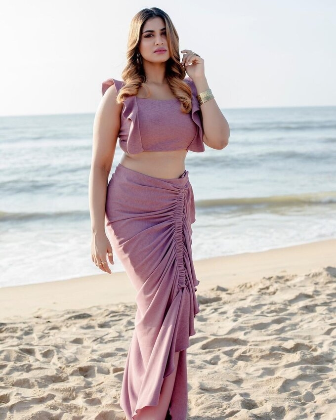 Tamil BiggBoss Contestant And Model Shivani Narayanan Latest Images