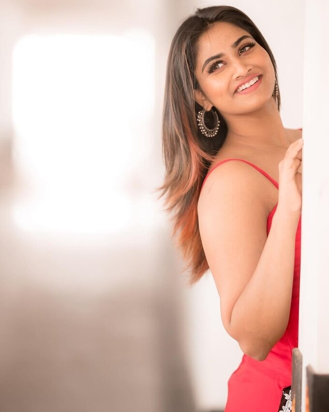 Tamil BiggBoss Fame Shivani Narayanan Photo Collection