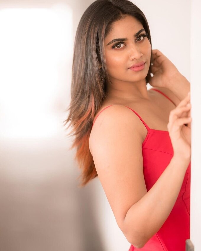 Tamil BiggBoss Fame Shivani Narayanan Photo Collection