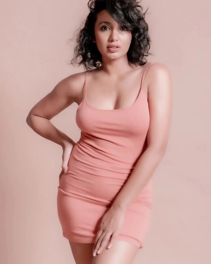 Tejaswi Madivada Amazing Hot Images