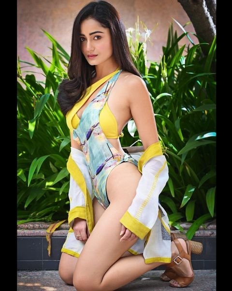 Tridha Choudhuy Photos Collection