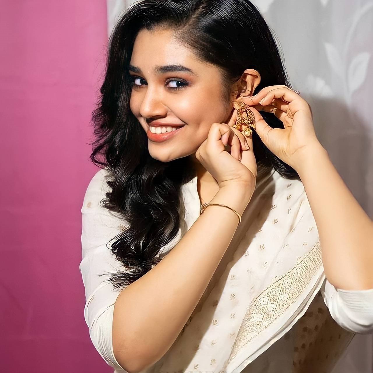 Uppena Fame Actress Krithi Shetty Cute Images