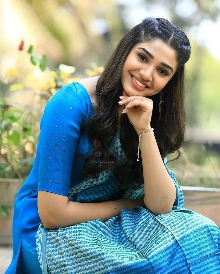 Uppena Fame Actress Krithi Shetty Cute Images