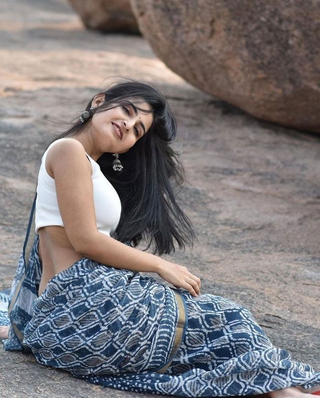 VakeelSaab Actress Ananya Nagalla Hot Images