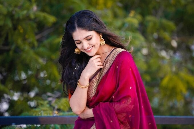 Vani Bhojan New Photos In Insta