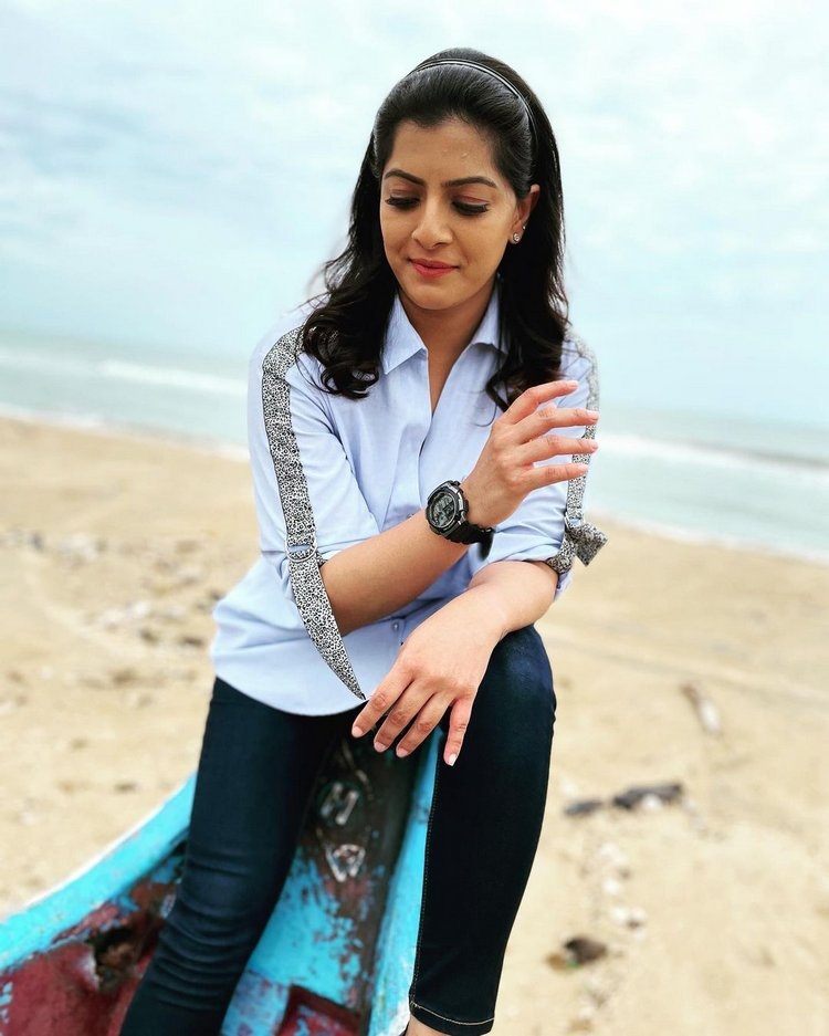 Varalaxmi Sarathkumar New Images