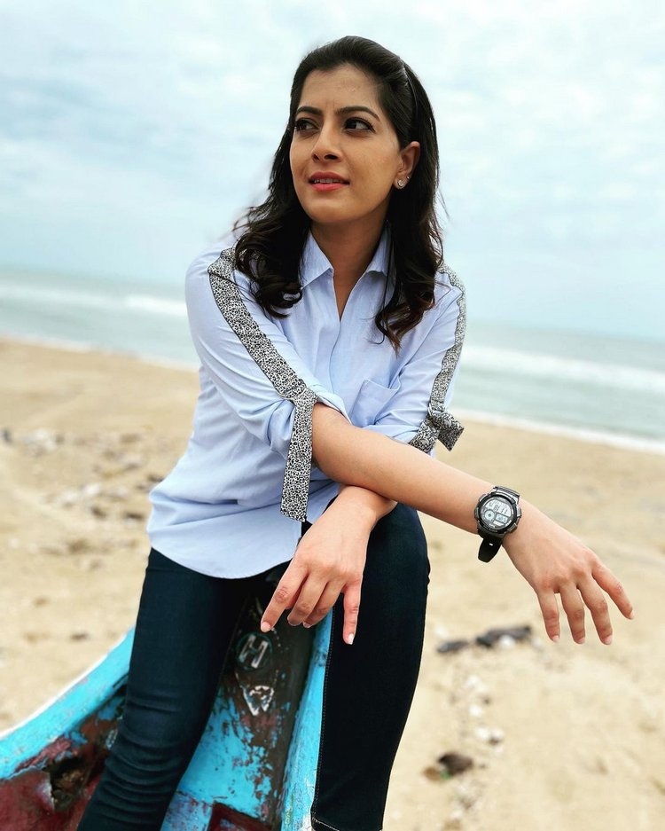 Varalaxmi Sarathkumar New Images