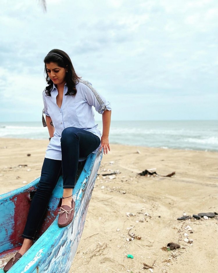 Varalaxmi Sarathkumar New Images