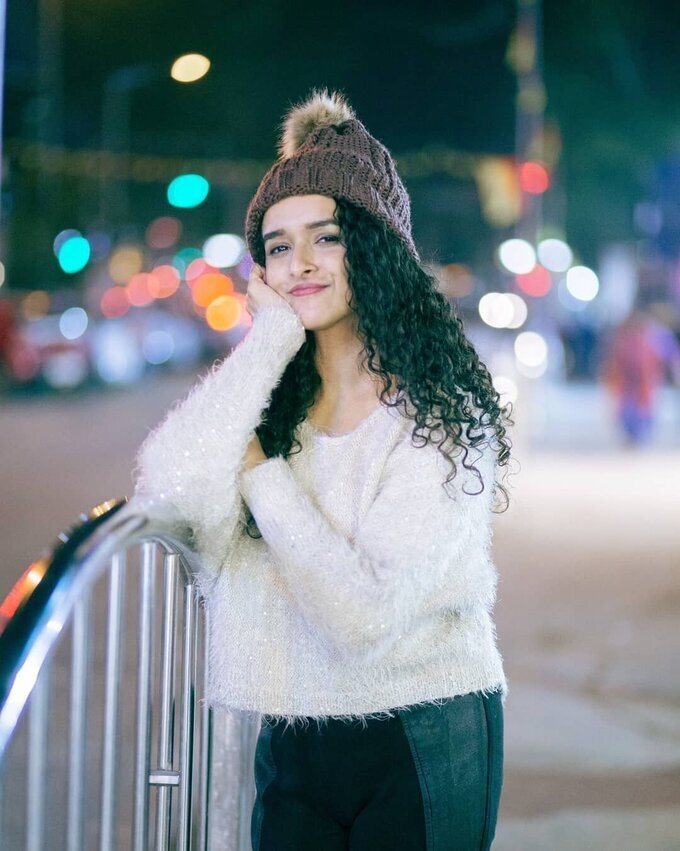 Vidya Prabhu Stunning Pics