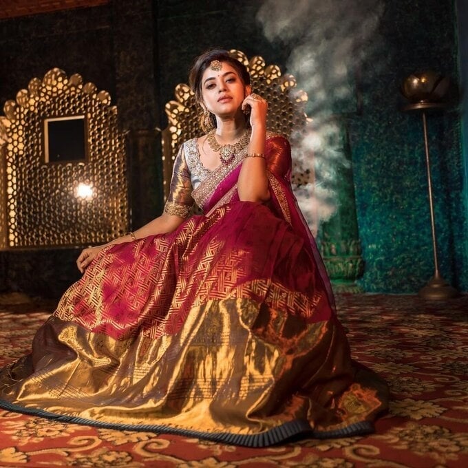 Yamini bhasakar latest saree photos