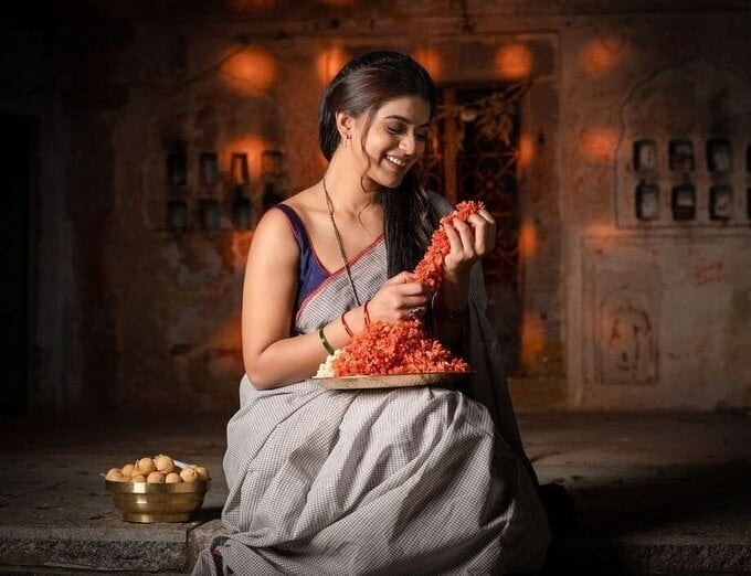 Yamini bhasakar latest saree photos