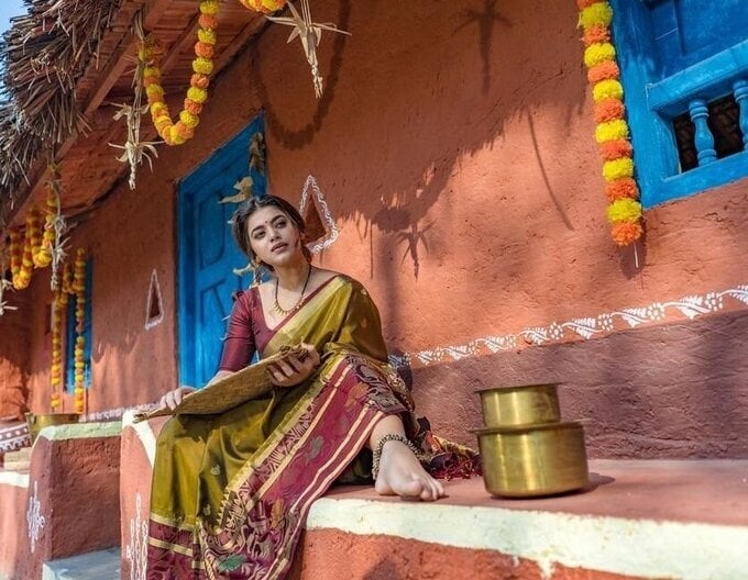 Yamini bhasakar latest saree photos