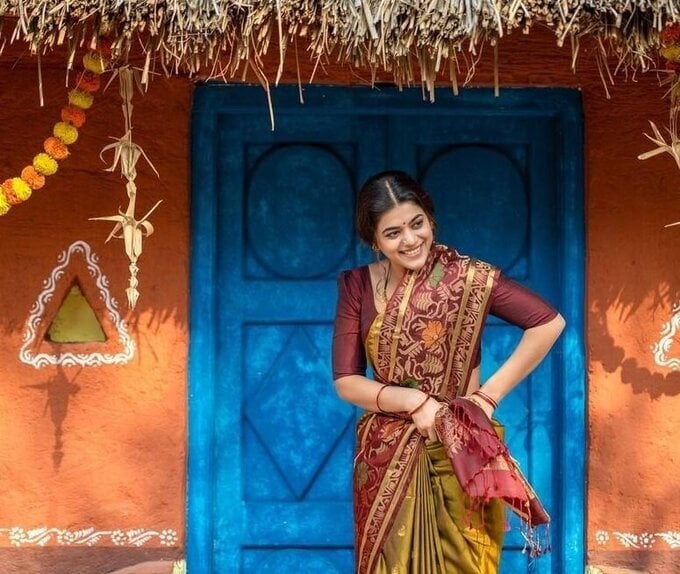 Yamini bhasakar latest saree photos