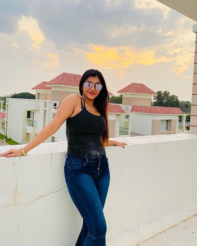 Yashika Anand latest Photos