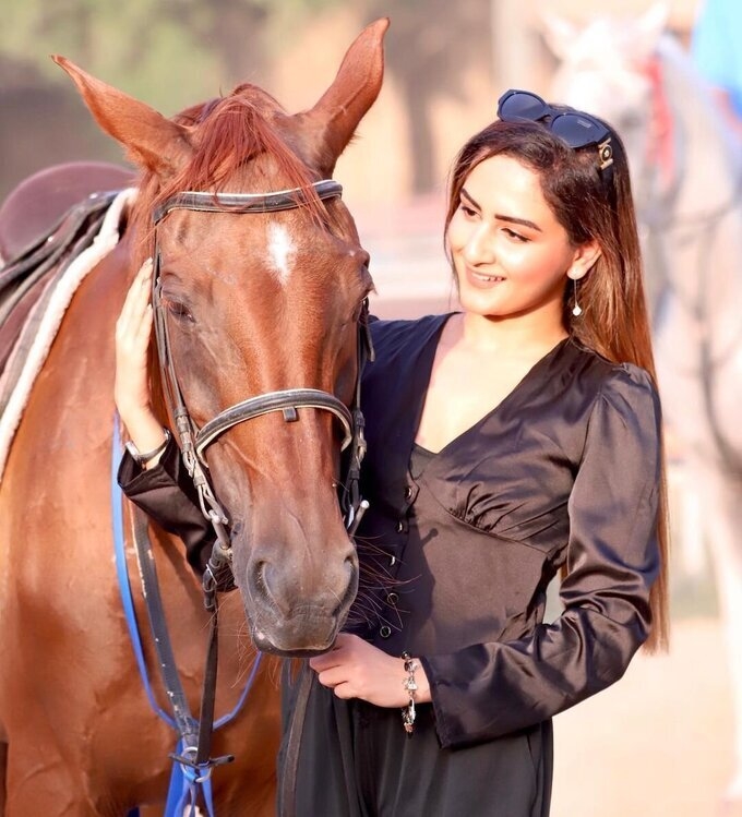 Zaara Yesmin New Photos Colection