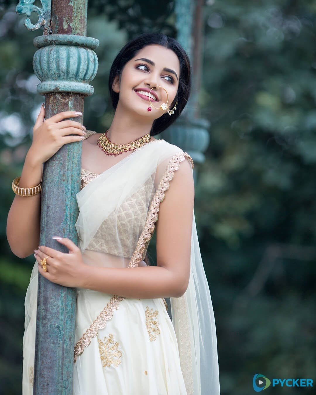 anupama parameswaran hot Photos