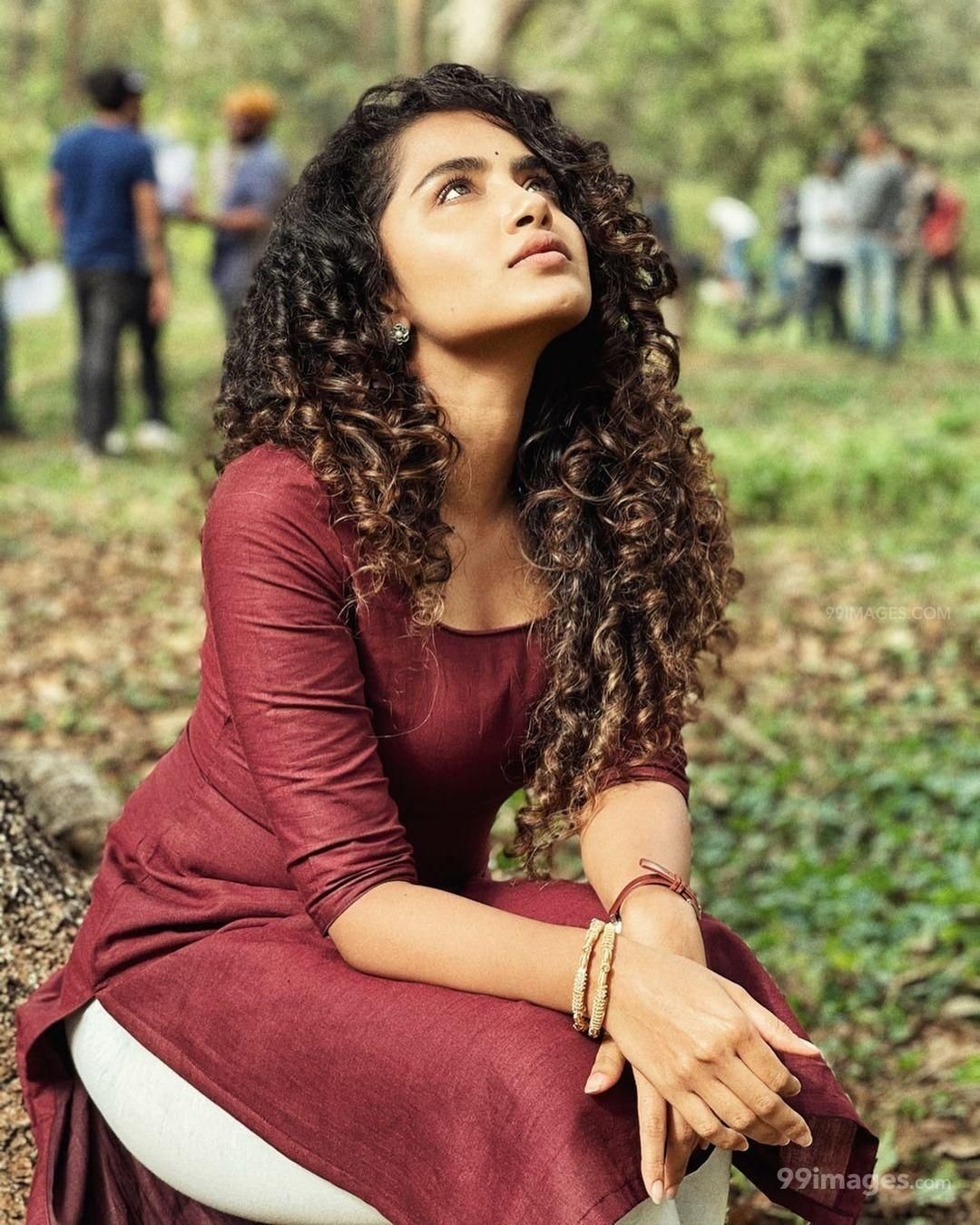 anupama parameswaran hot Photos