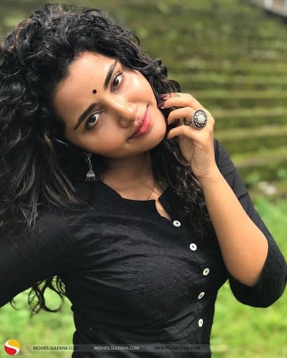 anupama parameswaran hot Photos