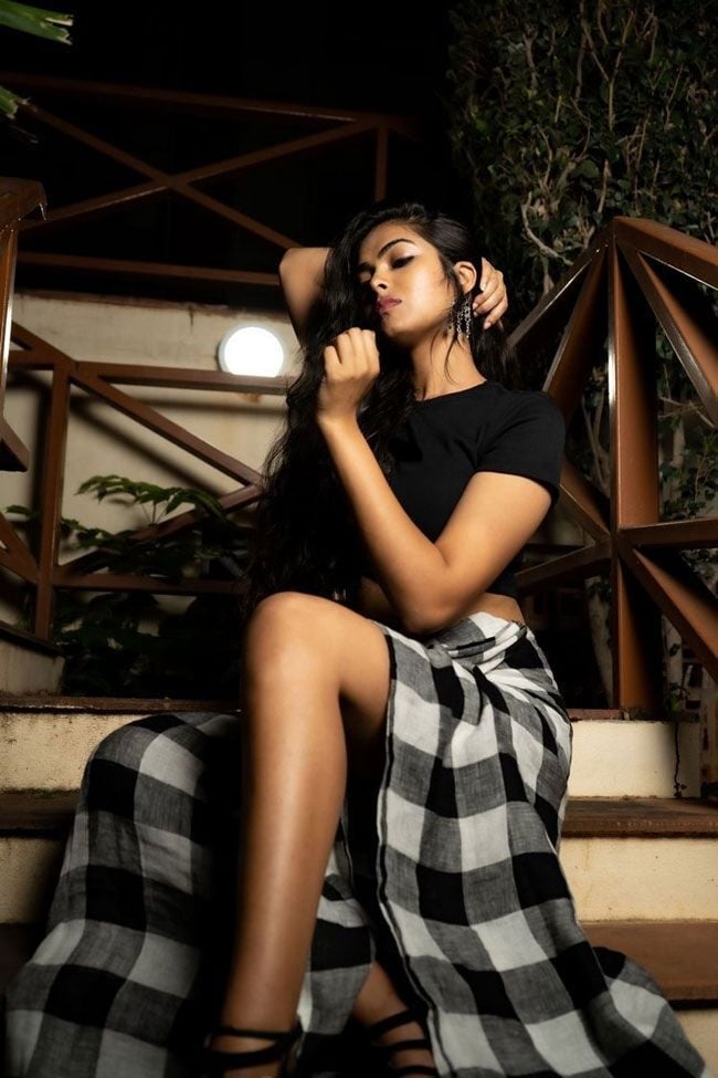 divi vadthya latest Photos collection