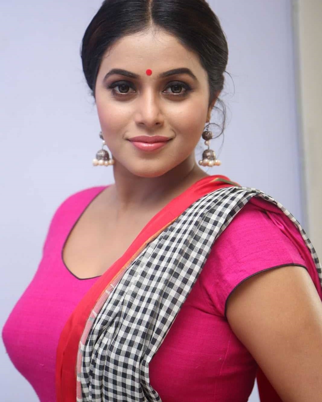 poorna New chubby looks in chudar