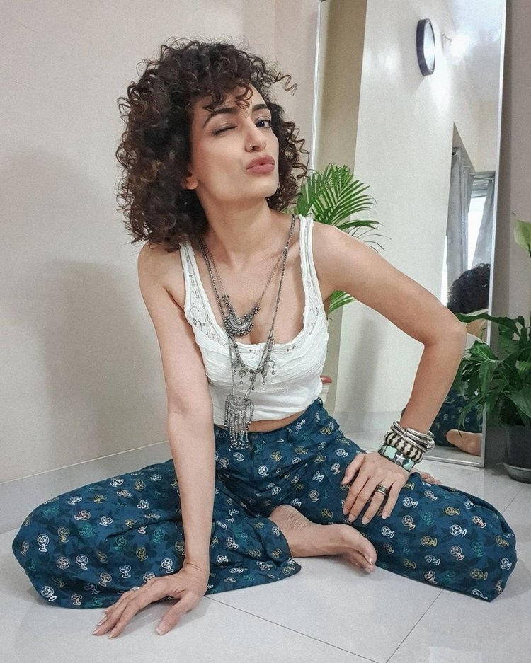 vaibhavi upadhyaya photos