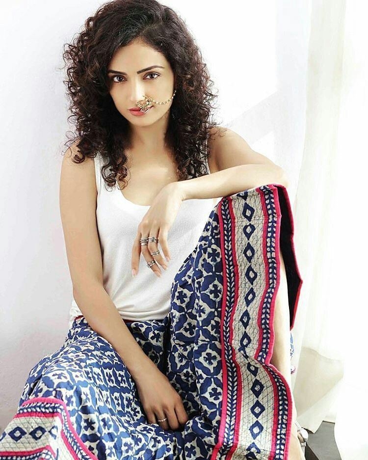 vaibhavi upadhyaya photos