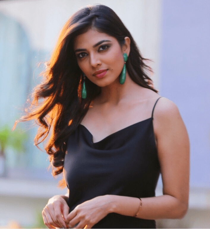 Malavika Mohanan Black Slim Dress