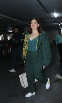 Tamannaah stunning airport photos