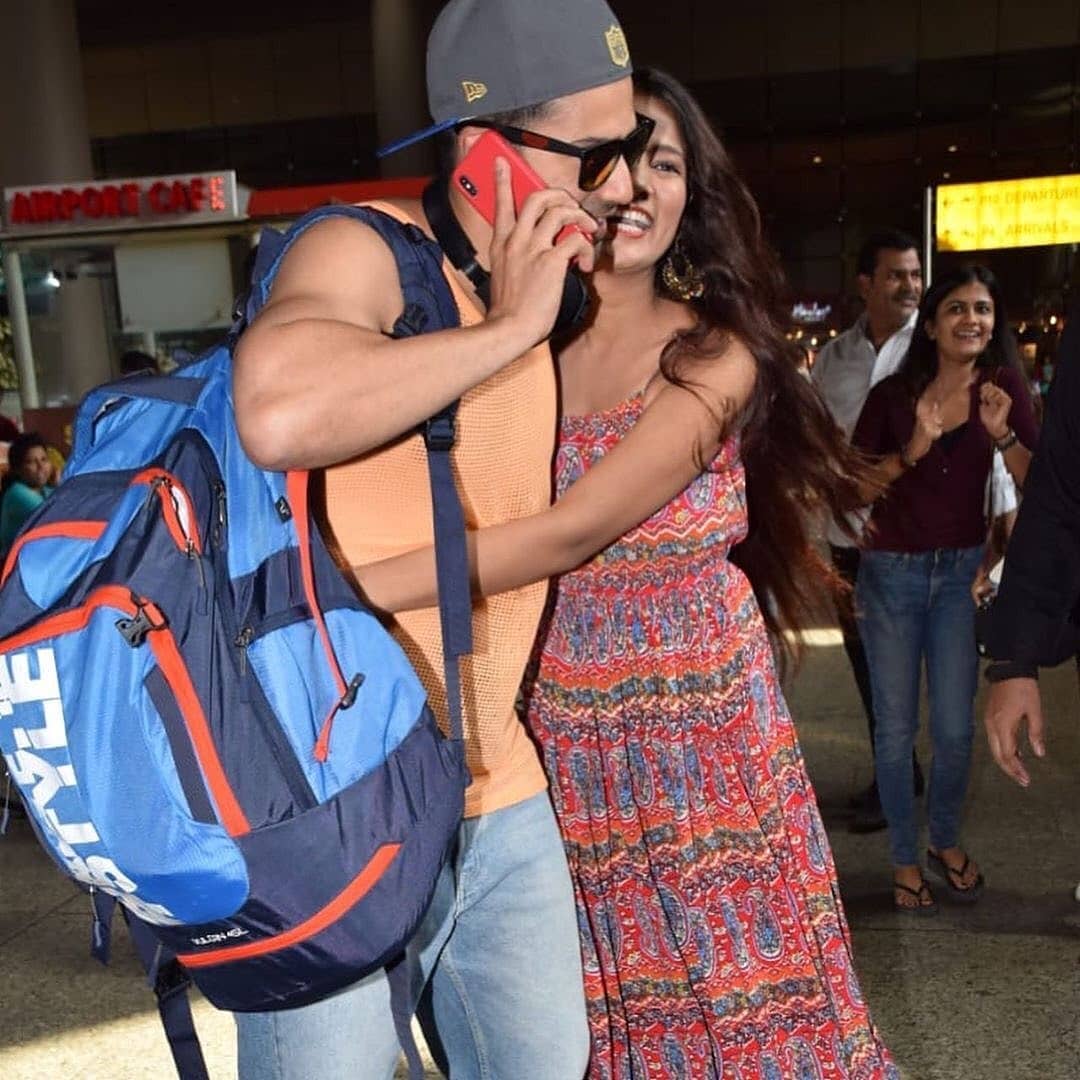 A Female Fan Hugs Varun Dhawan Before Everyone In Airport