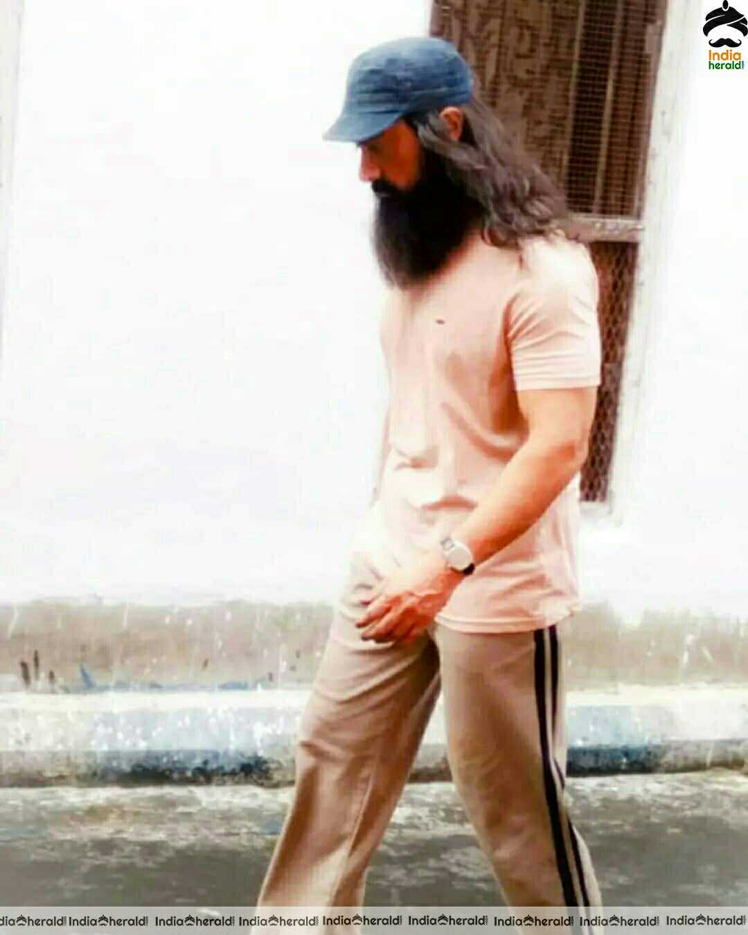 Aamir Khan Shoots For Laal Singh Chaddha On Howrah Bridge