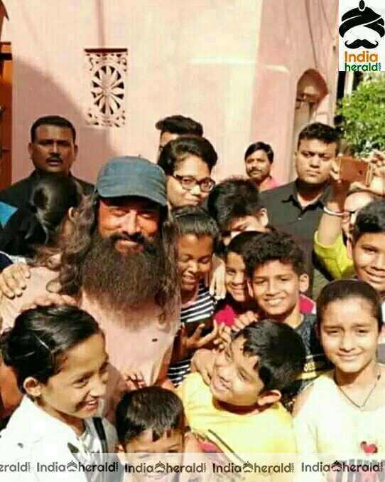 Aamir Khan Shoots For Laal Singh Chaddha On Howrah Bridge