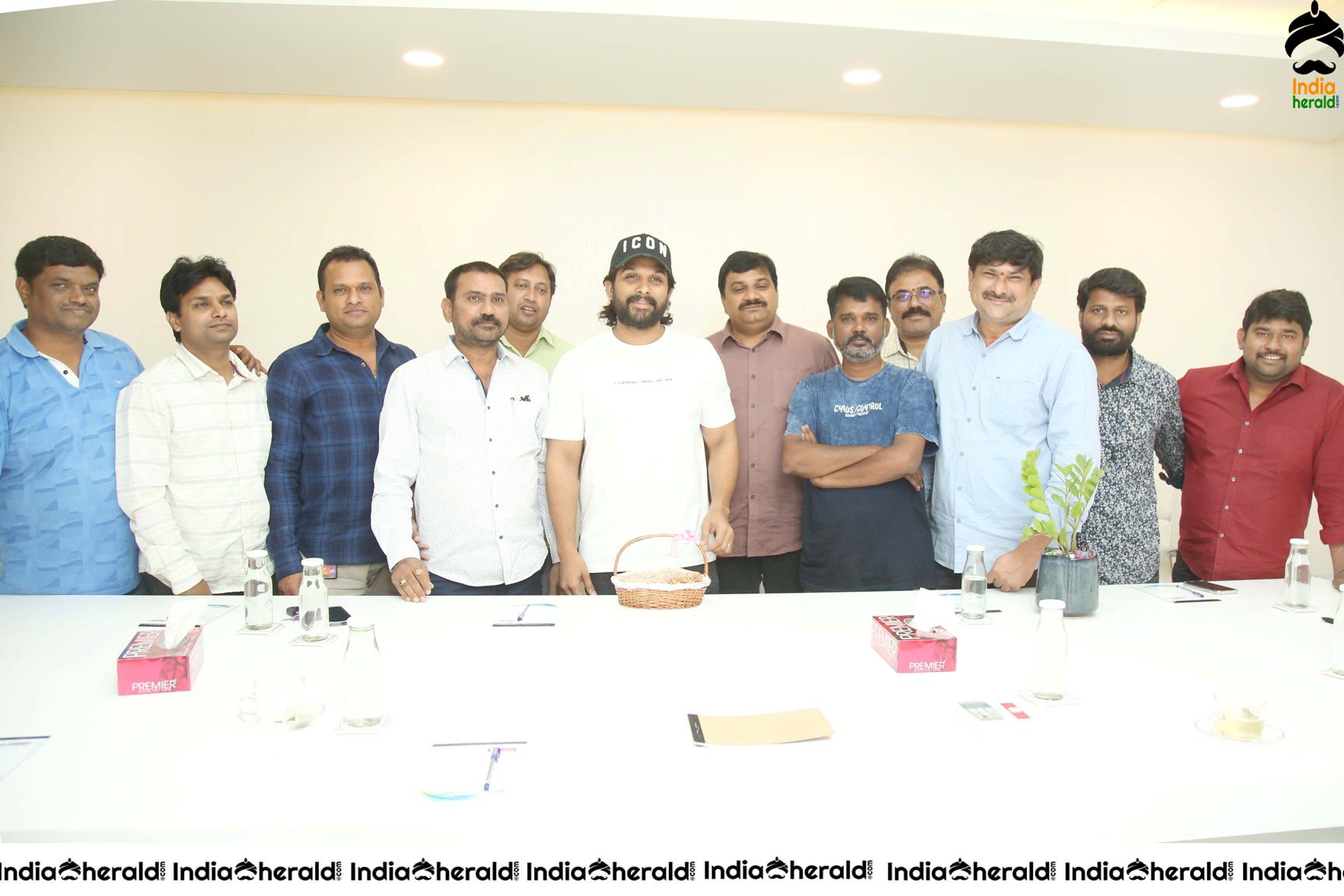 Actor Allu Arjun donation to Film Newscasters Association