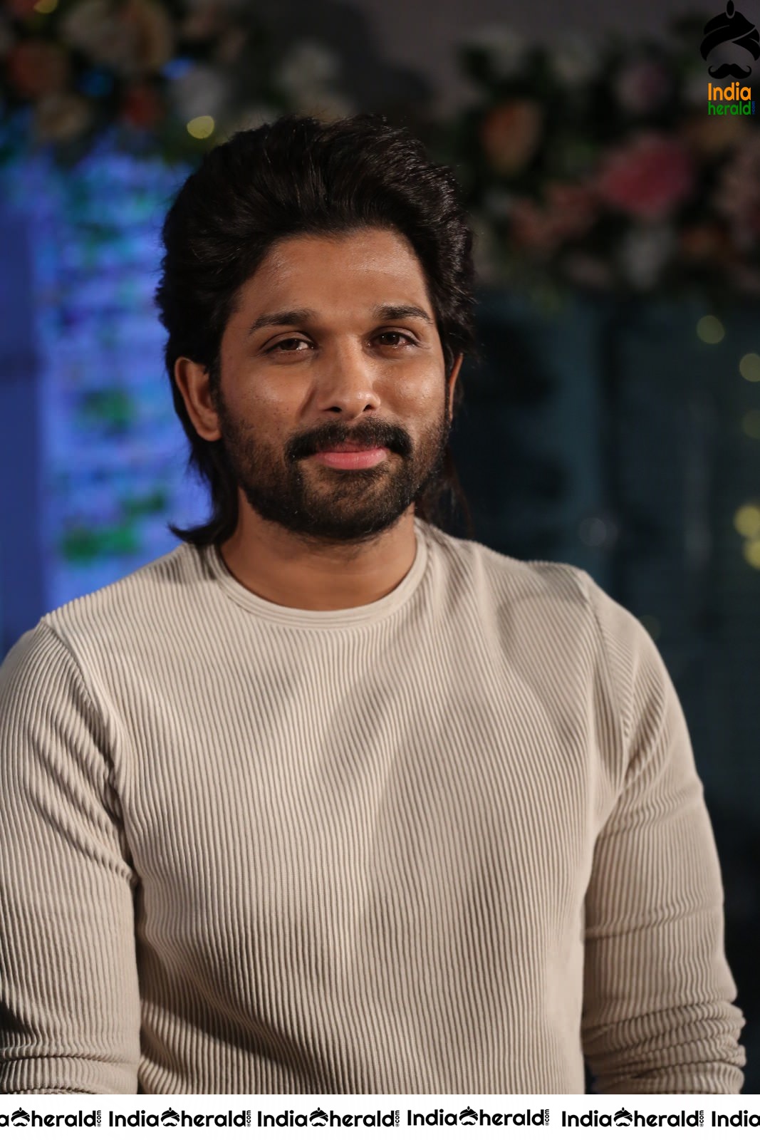 Actor Allu Arjun Looking Stylish and Suave in these latest clicks Set 1