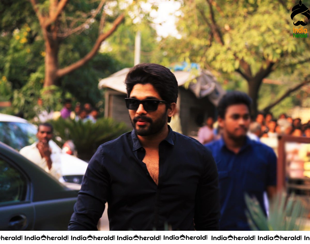 Actor Allu Arjun Stylish Wallpapers Set 3