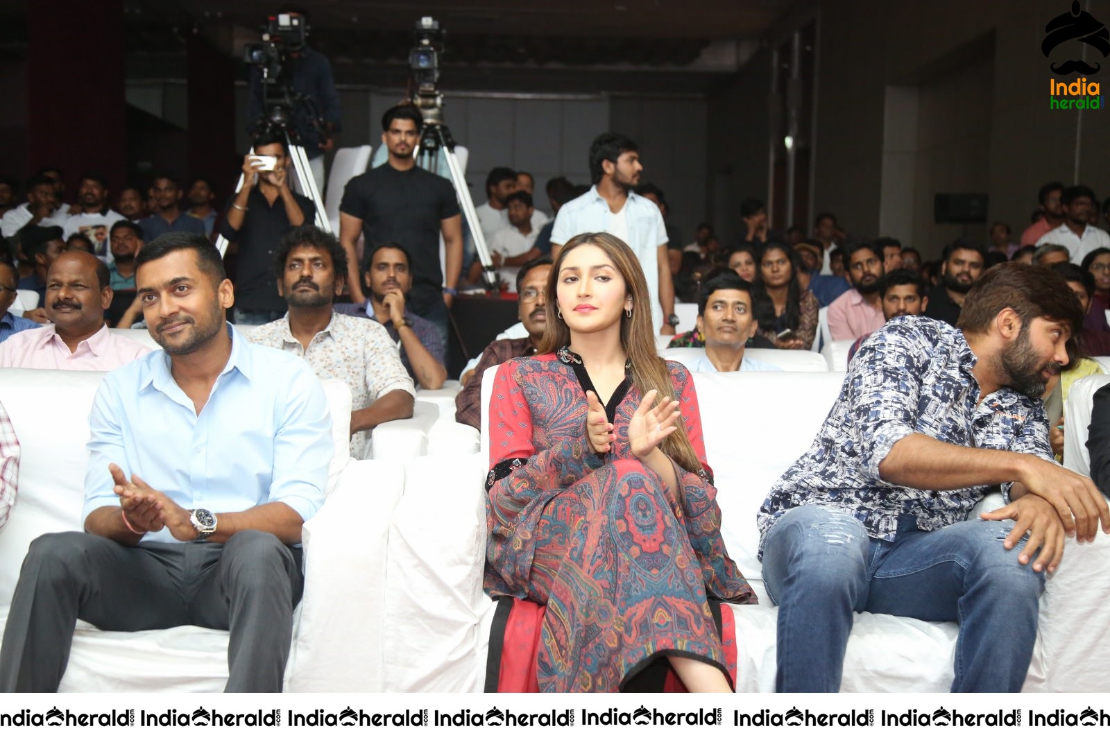 Actor Arya And Sayyeshaa Seen Together And They Look Gorgeous Set 2