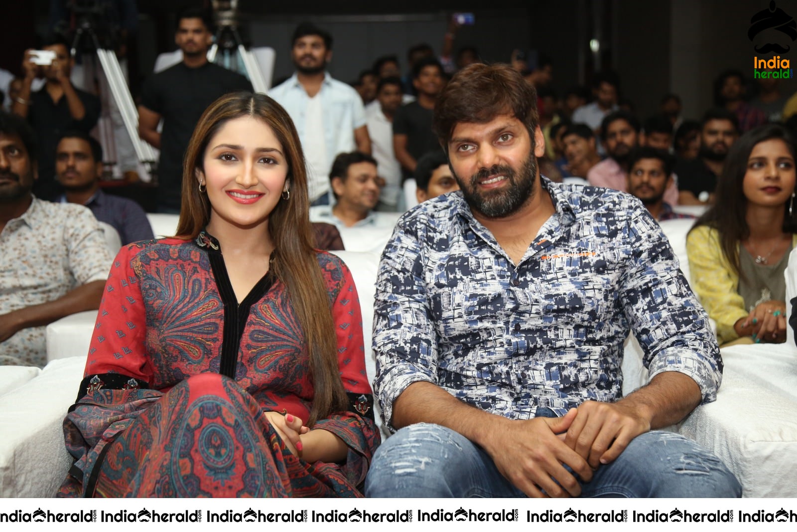 Actor Arya And Sayyeshaa Seen Together And They Look Gorgeous Set 2