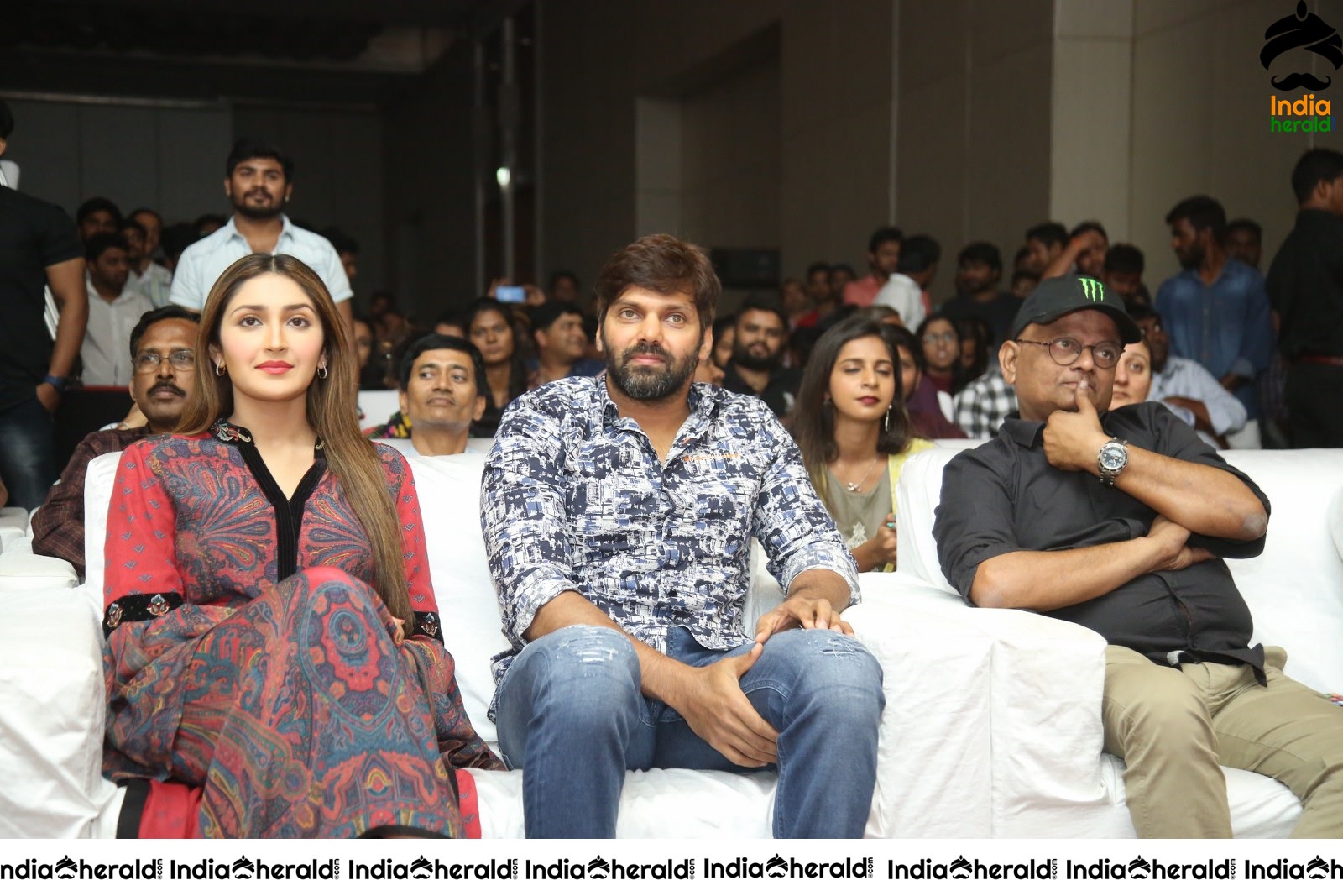 Actor Arya And Sayyeshaa Seen Together And They Look Gorgeous Set 2