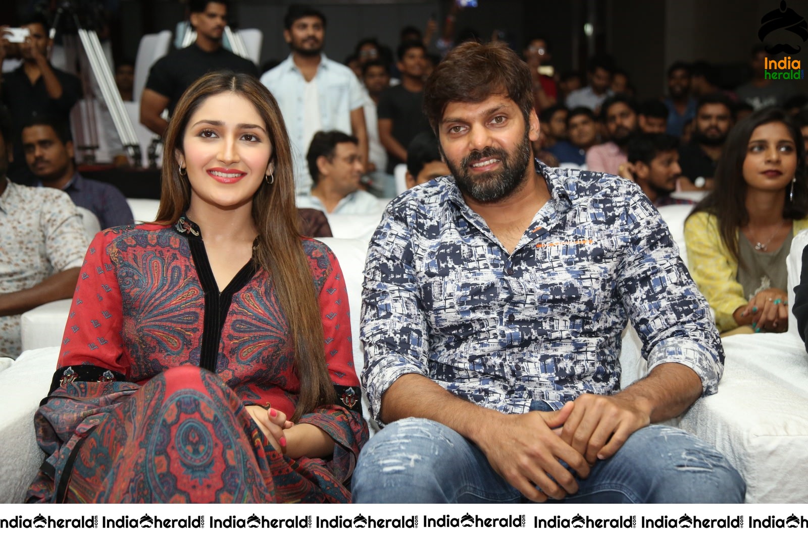 Actor Arya And Sayyeshaa Seen Together And They Look Gorgeous Set 2