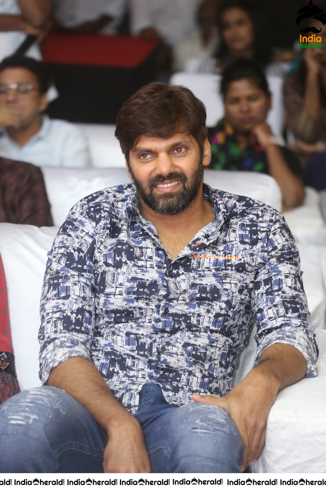 Actor Arya Latest Photos