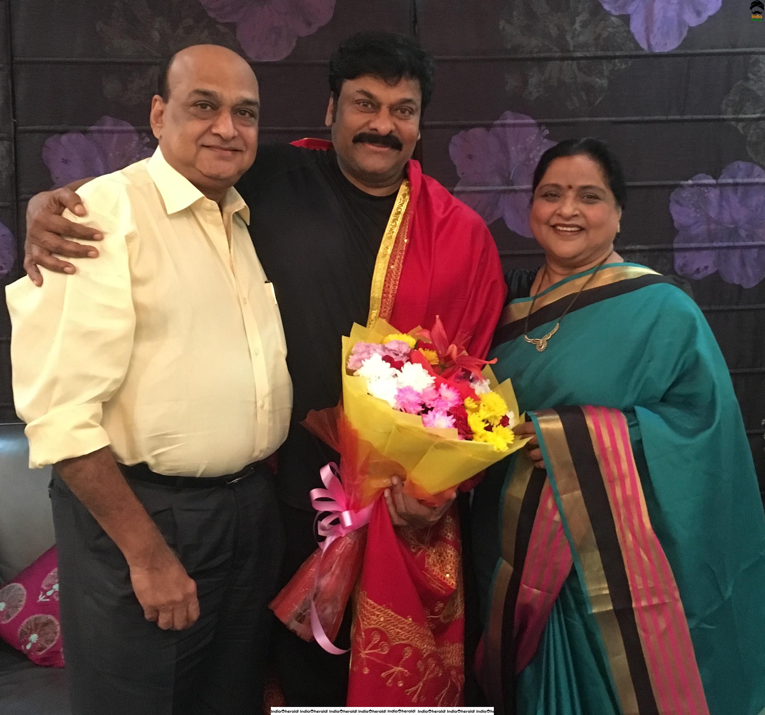 Actor Chiranjeevi gets Wishes from Roja Ramani and Chakrapani Set 1