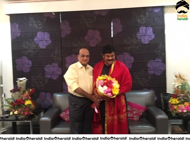 Actor Chiranjeevi gets Wishes from Roja Ramani and Chakrapani Set 1