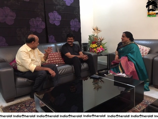 Actor Chiranjeevi gets Wishes from Roja Ramani and Chakrapani Set 1